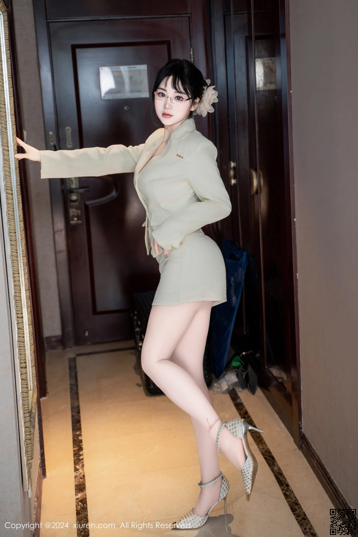 XIUREN秀人网 2024.06.18 No.8717 汐汐爱吃草莓-2